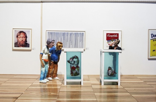 Joffrey Jans & Christophe Lopez-Huici, the physical impossibility of Koons in the mind of someone thinking, 2005